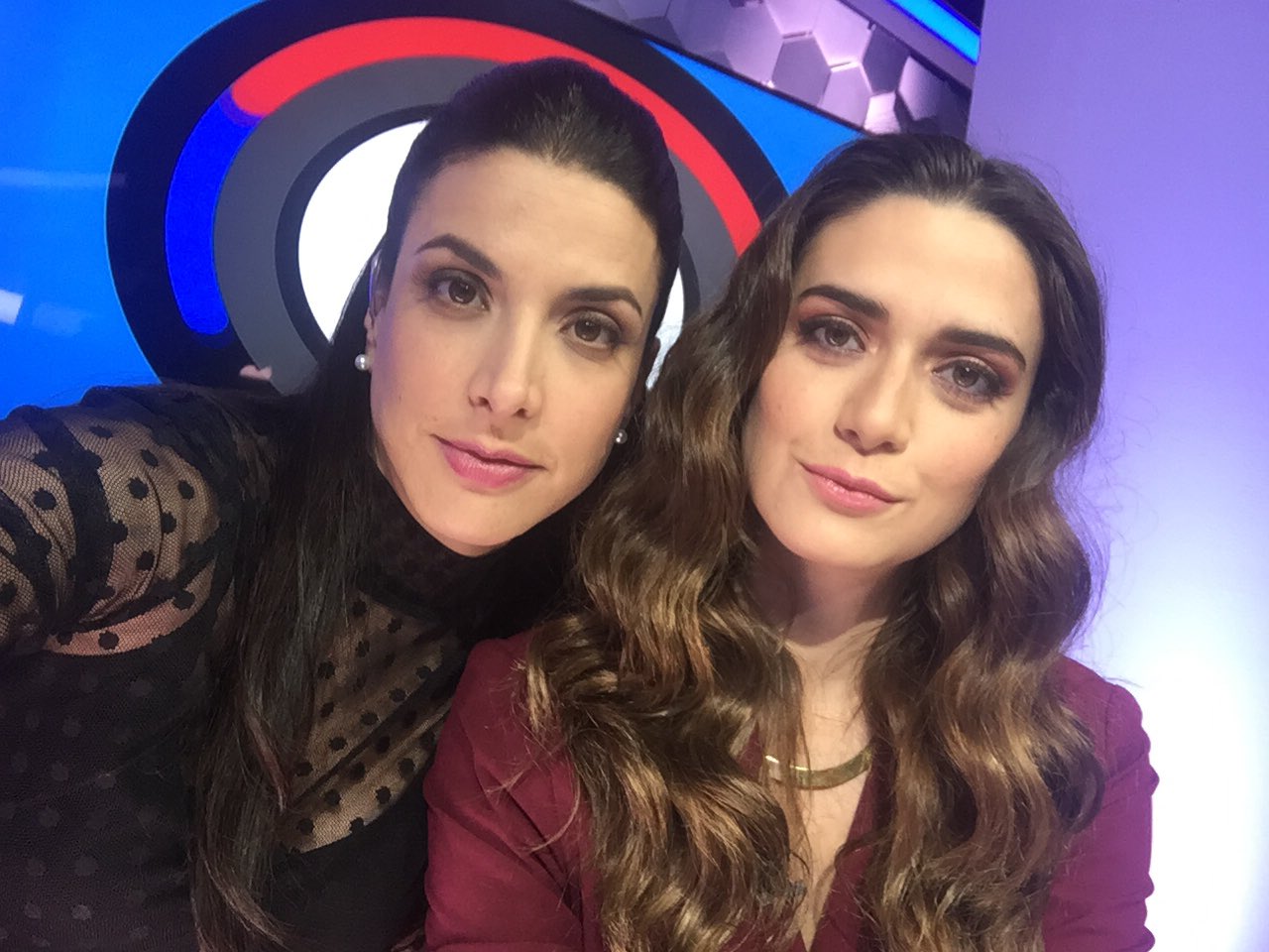 Verónica Toussaint på Twitter "Hoy MarianaVDL viene con toooooodo. Yo
