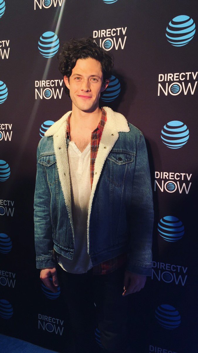 ATT's tweet photo. These 🌟🌟🌟 are ready to let freedom stream with @DIRECTVNOW. The countdown to 11/30 is on! #MoreTVFreedom https://t.co/NVCgcsc3PA
