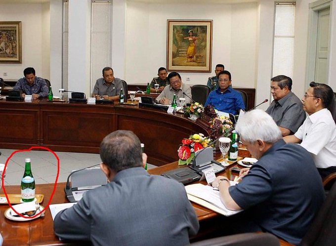 View image on Twitter