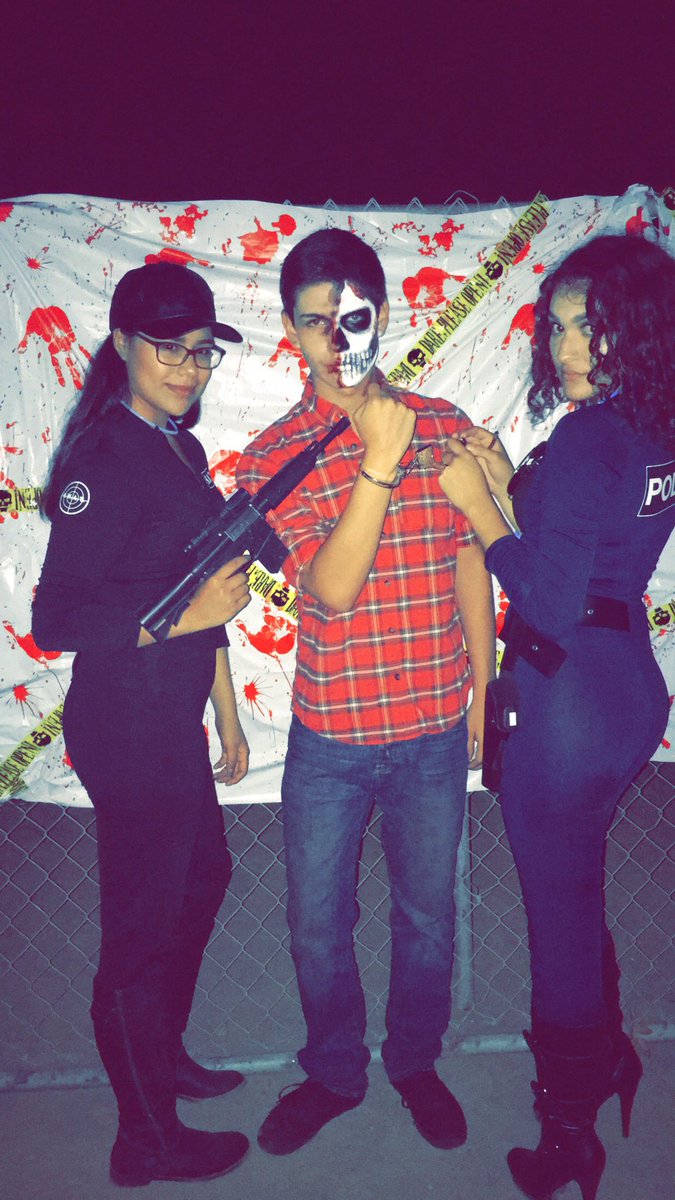 Jc_landeros's tweet photo. Throwback to Halloween 🤘🏼🔥💯 https://t.co/D2TfUKQxD8