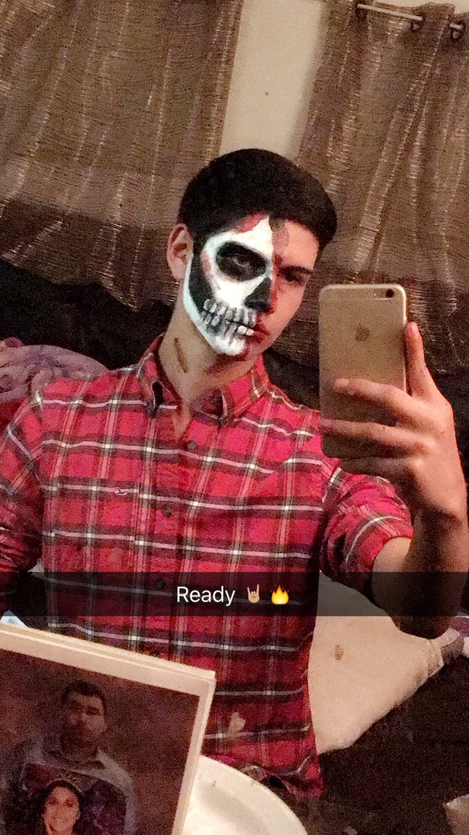 Jc_landeros's tweet photo. Throwback to Halloween 🤘🏼🔥💯 https://t.co/D2TfUKQxD8