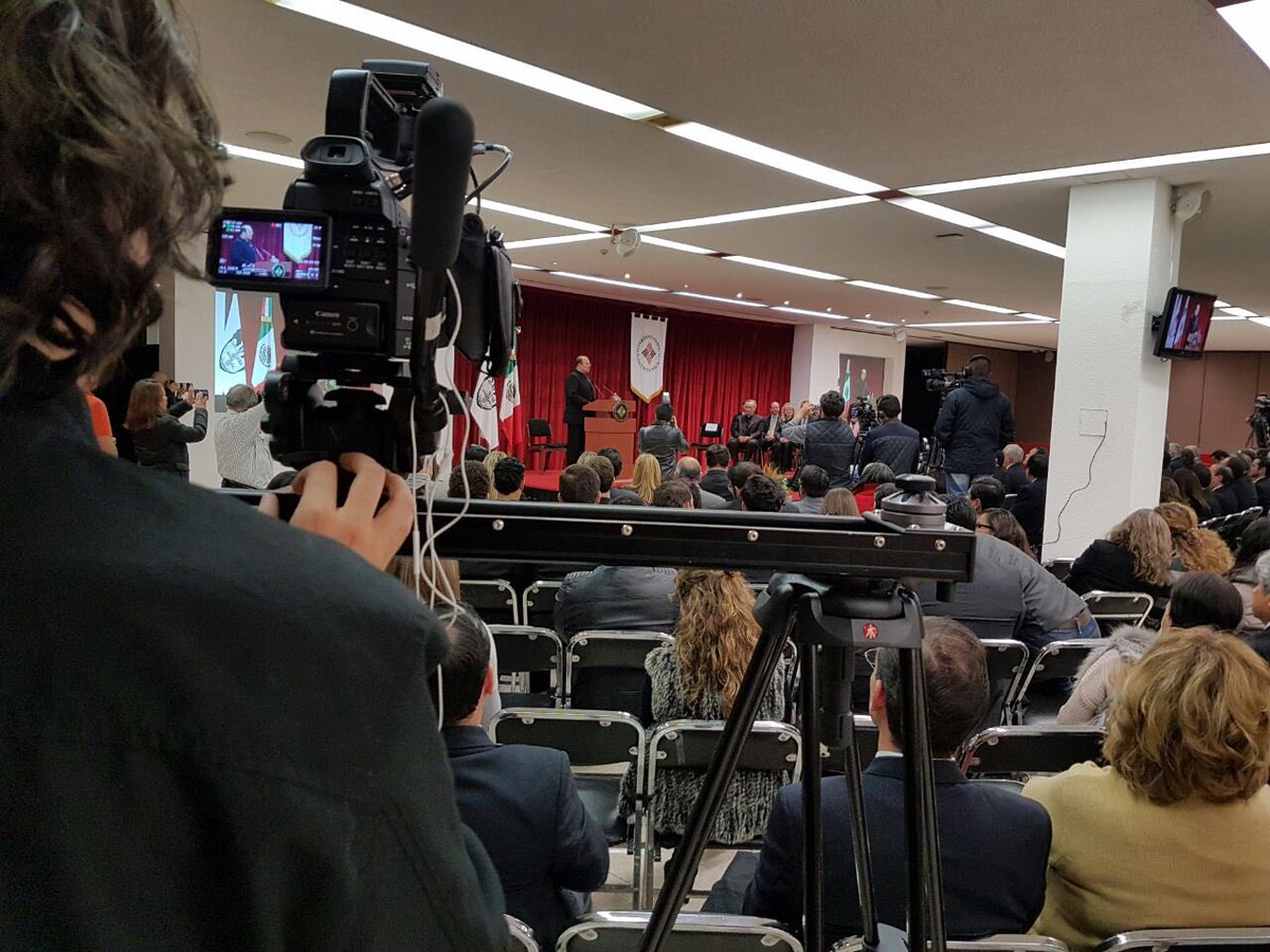 Extrategia's tweet photo. Agradecemos a los medios que como siempre hacen posible nuestra labor. @anahuac 1er. Informe del Rector @padrecipriano https://t.co/UdP2YjWzRN