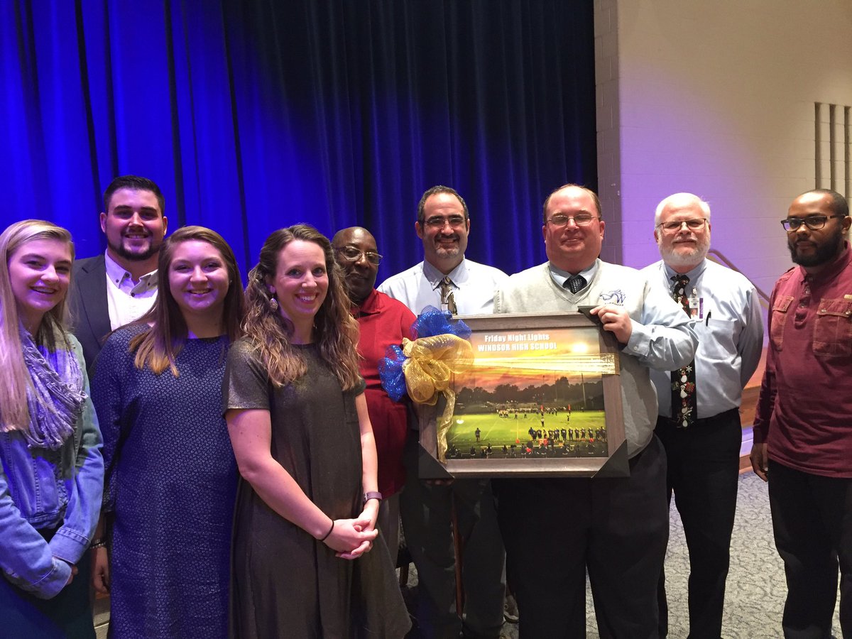 drjimthornton14's tweet photo. Coach Parrish was honored for his career as head football coach. https://t.co/fDOBWBaPl6