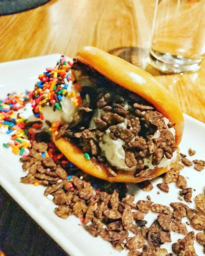 Compliments of the #chef <a href="/taiyoramen/">Taiyo Ramen</a> imagine a #beignets from #nola or a #cannoli stuffed … ift.tt/2fZ17wM