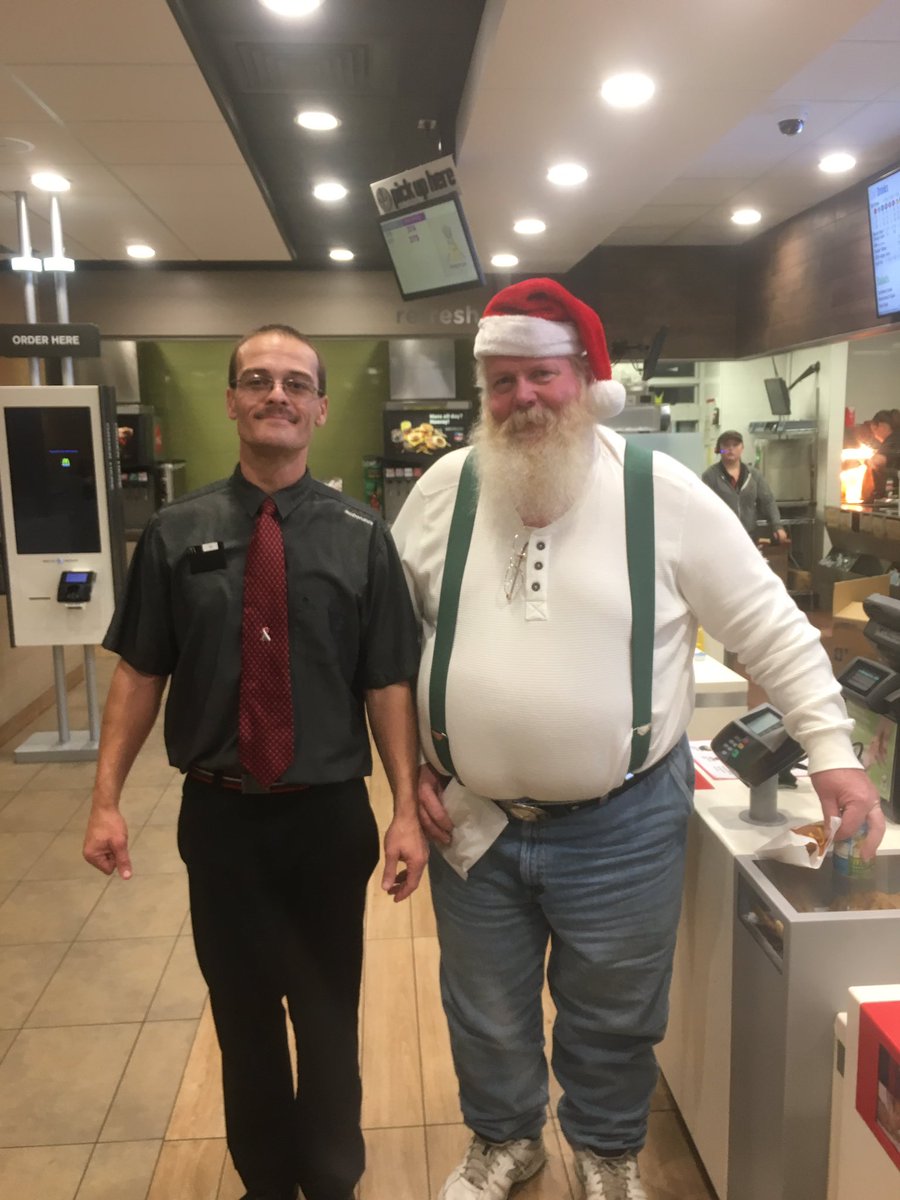 kernCountySanta's tweet photo. SPOTTING!!! KC Santa was at Taft McDonald's!!!! Yes that's right Santa Loves McDonald's cookies!!!! #santastopsforyou #McDonaldsimlovinit https://t.co/DC0lWnmXfu