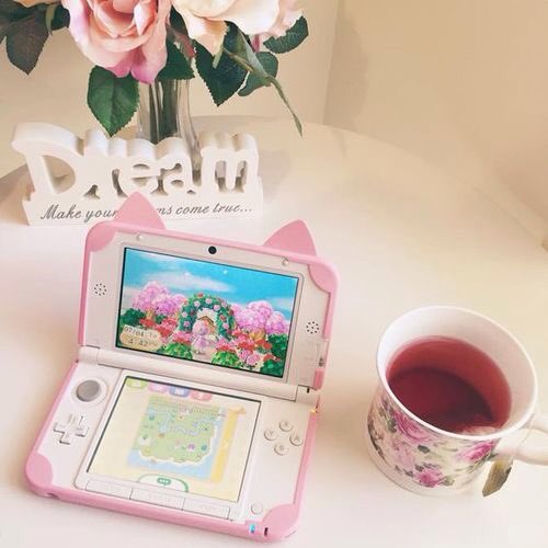 IH8SADNESS's tweet photo. Ya quiero pasar mis días con mi 3ds. https://t.co/ofbMjKwp5O