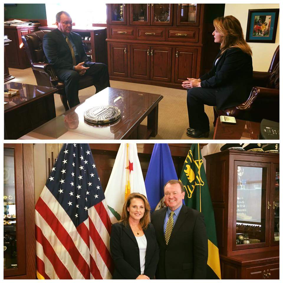 StarPost309's tweet photo. Welcome home Karen! #LASD #Army #LASDMVA 
https://t.co/GnfdJmxts7 https://t.co/6wuFOx3jHd