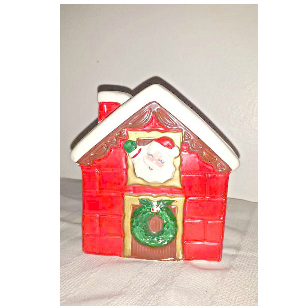 JunkYardBlonde's tweet photo. Vintage Brinns Christmas Bank https://t.co/jMmpl5C0j2 #gotvintage #vintagechristmas #brinns #santa #kitsch #holiday #kitschy #christmasbank https://t.co/tynWLfBlib