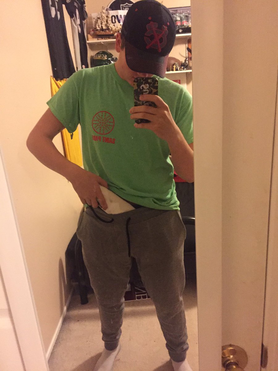 jackgway9's tweet photo. Hopefully you ladies can handle this footlong I'm packing
#GreySweatpantsChallenge https://t.co/DfW0UKEjCo