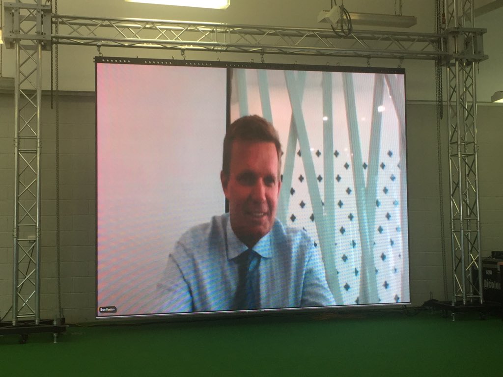 SplitSpaces's tweet image. Split Spaces Webinar in style #bigledscreen @QChiefEntrepren #splitspaces