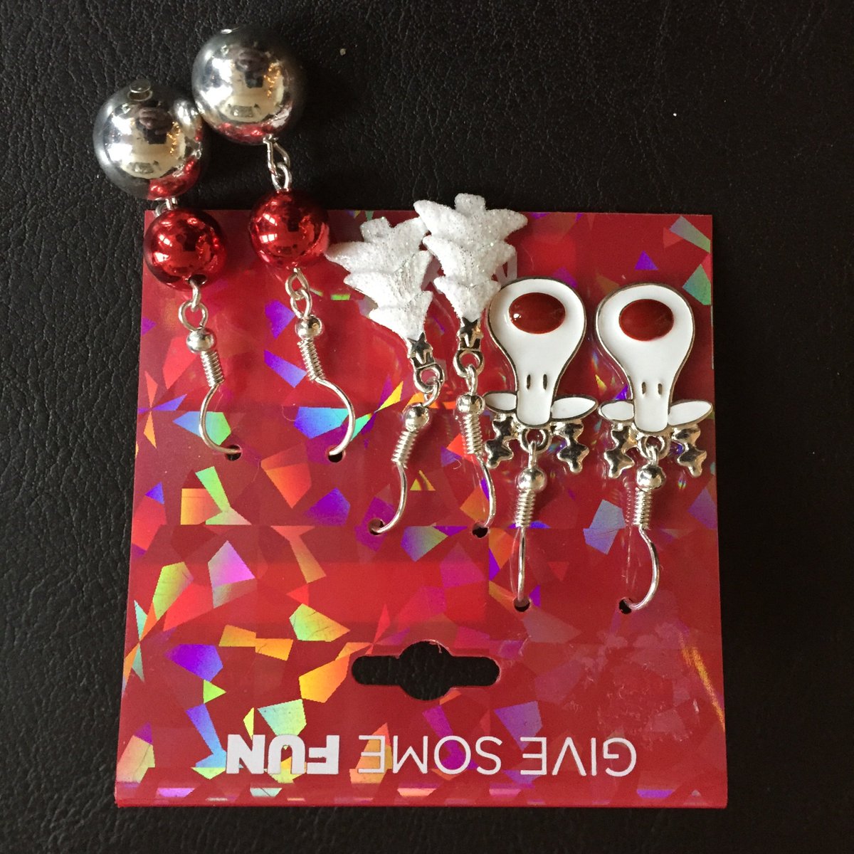 Teyabay1's tweet photo. holiday earrings jewelry christmas jewelry https://t.co/Uu1E9M5waj https://t.co/b3kXGknwQP