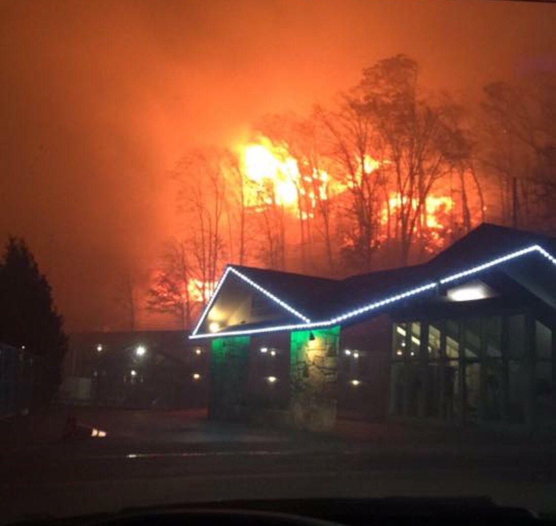 DeeconX's tweet photo. Evacuations underway in #Gatlinburg &amp; #PigeonForge TN.
If you are in the area be safe, don't take any chances.

#wildfire #TN #BeSafe https://t.co/OWDyr283XC