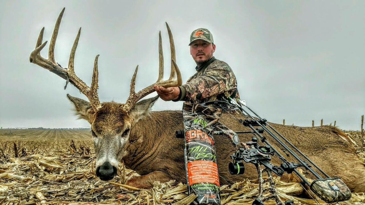 AdvancedWildSol's tweet photo. Another Kansas giant taken with #4Sdraw! #CyberMonday #whitetail #deer #hunting #bowhunting #archery https://t.co/KIp84Y3LJP