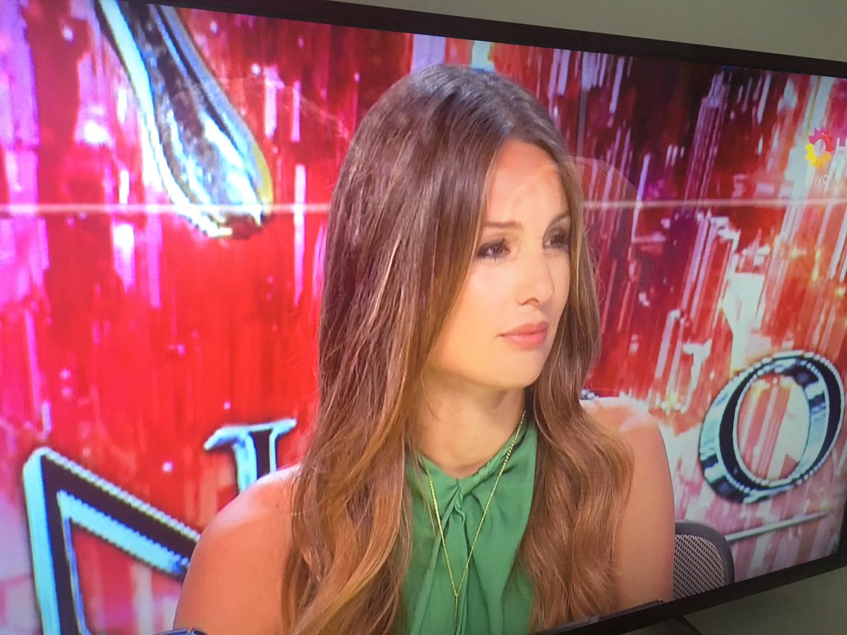 caras's tweet photo. La cara de @pampitaoficial luego de que @nikitaneumann fuera salvada lo dice todo! https://t.co/MIsBWBWbbx