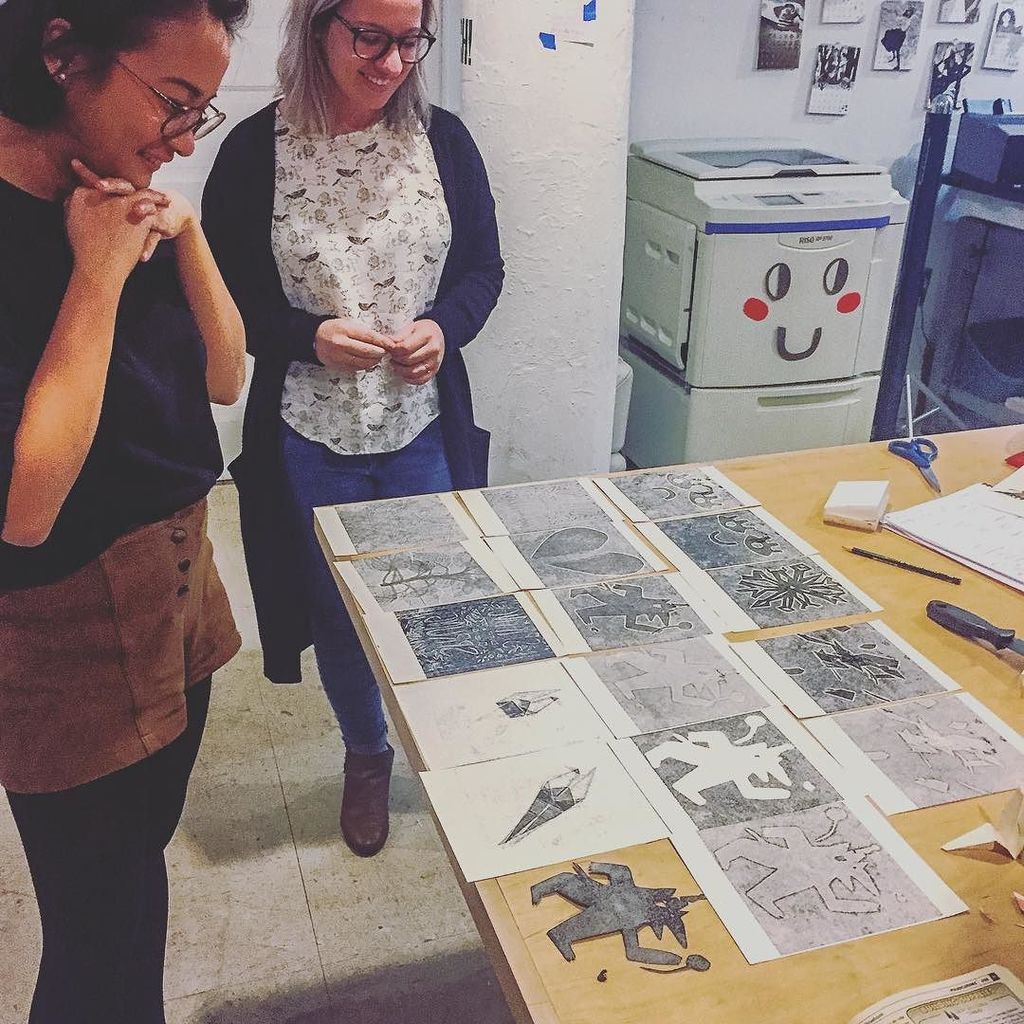 pprbase's tweet photo. Pressure printing experimentations with our #Printmaking for #Illustrators students @feeve… https://t.co/fv4IXgN7Lh https://t.co/fjAZs6efeP