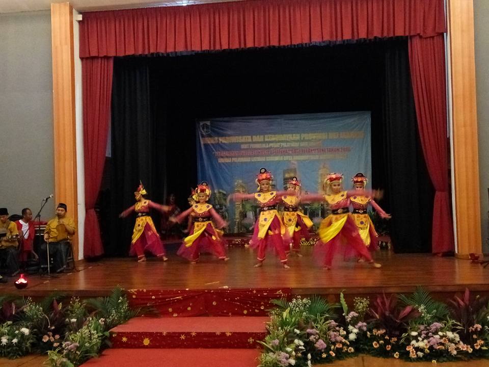 Dokumentasi "Pergelaran Evaluasi Hasil Pelatihan Seni Tahun 2016" yang diadakan oleh Pusat Pelatihan Seni Budaya (PPSB) Jakarta Barat