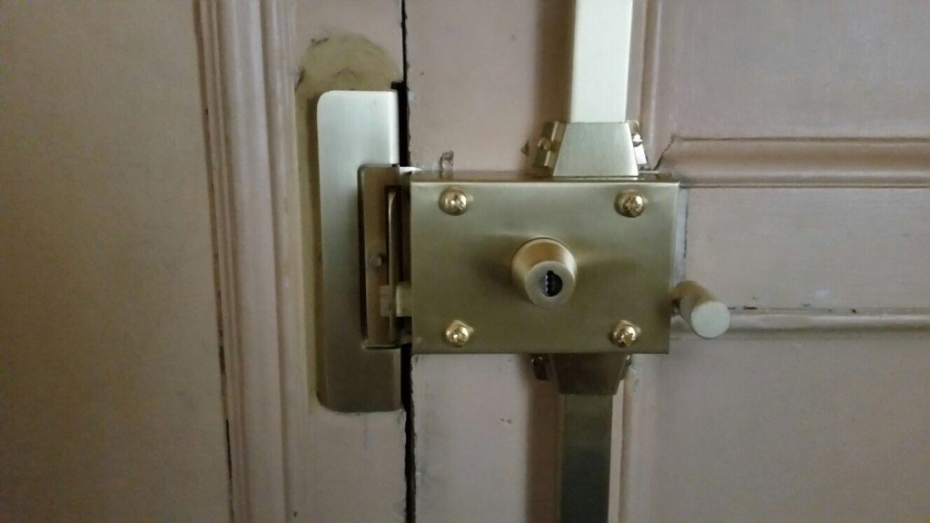 CeLockMaster's tweet image. Instalación de cerraduras en Barcelona. 625 483 870 . Cerrajería LockMaster® Servicios económicos de calidad.