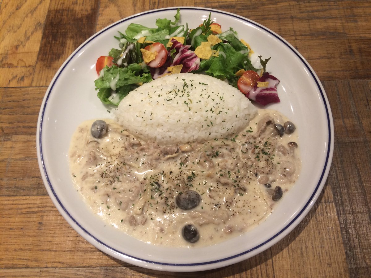 タワーレコードカフェ 表参道店 No Twitter ただいま表参道店ではランチメニューもご提供しております 17時まではセットでドリンクがつきます ソファー席もございますのでゆっくりしていただけますよ 遅めのランチにもぜひご利用くださいね とみー