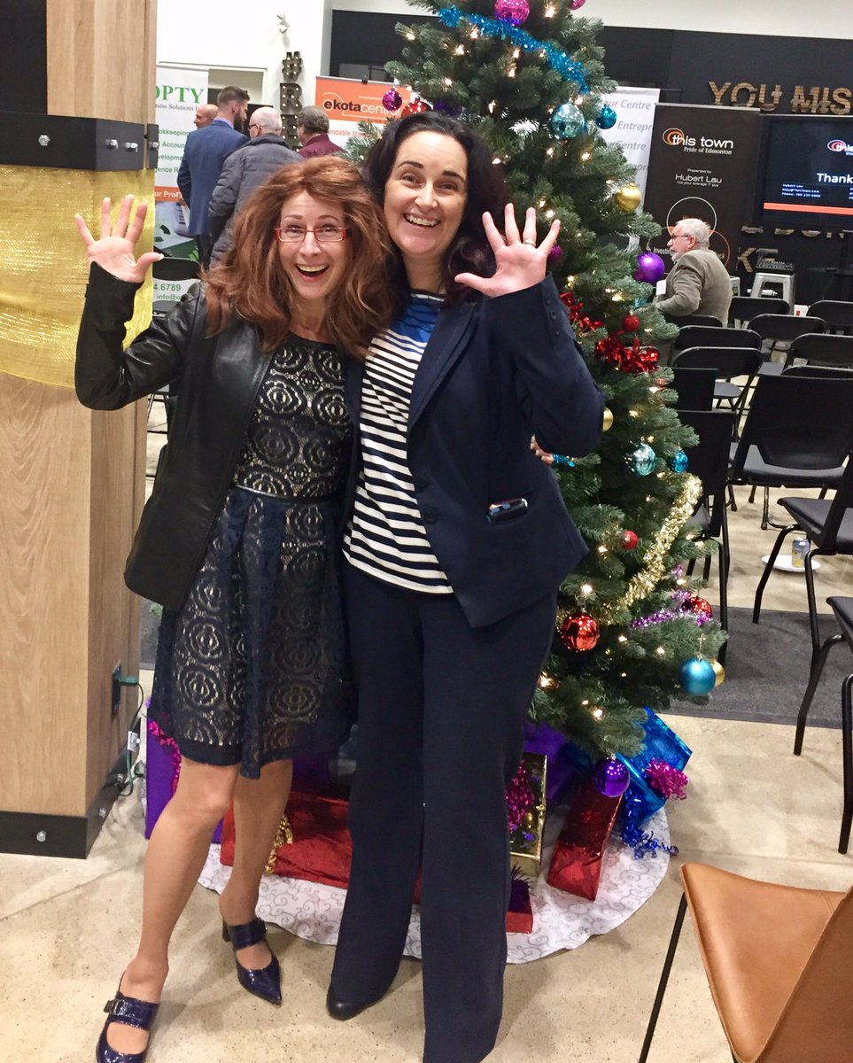 evoLEASEtion's tweet photo. Well, what's a good networking event without #jazzhands   @NMedeiros_ATB - right @ITCatherine??? #5shadesofmoney https://t.co/tvCgQ2Q3Bf