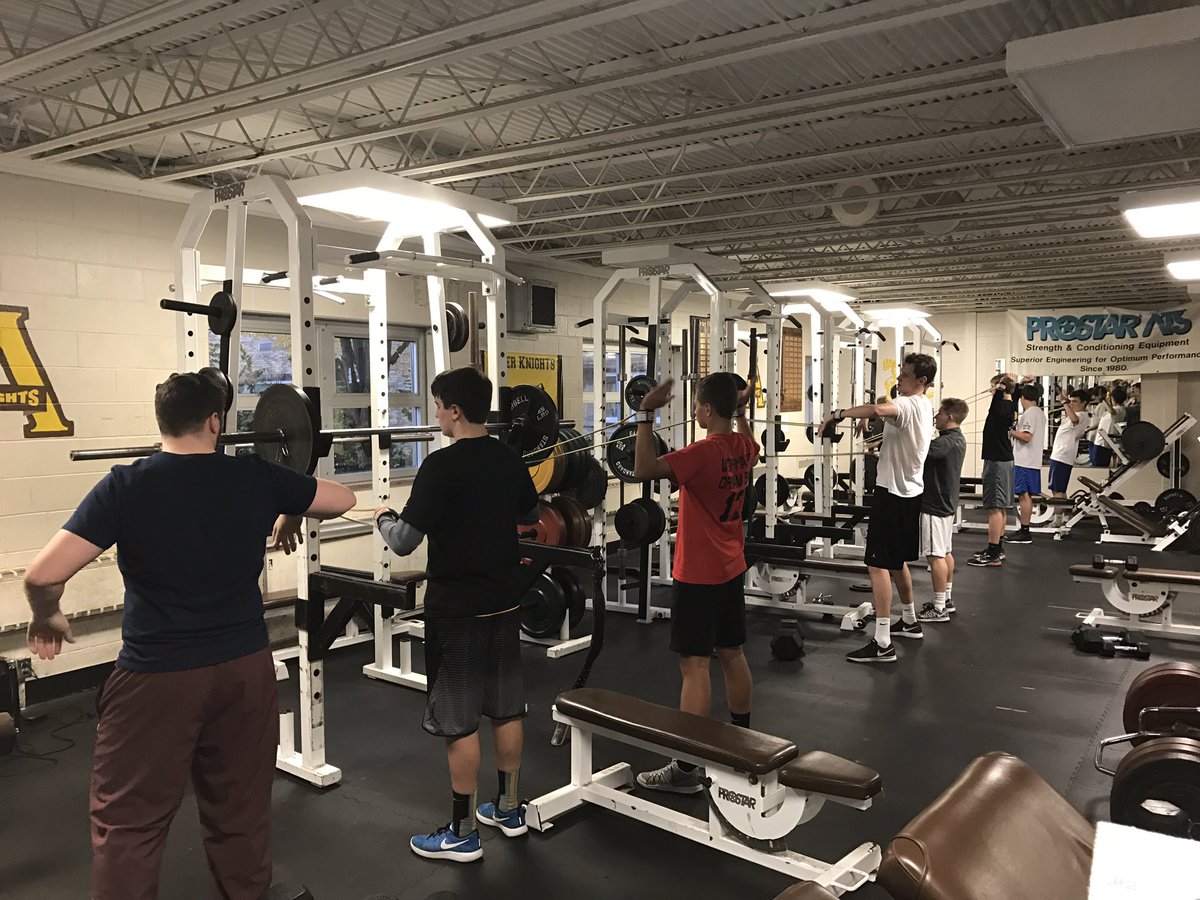 Alter_Baseball's tweet photo. Good workout today men! Feeding the arms with our @jaegersports bands. #Process #WhatsImportantNow #FeedIt https://t.co/Vs9kAqBEoz