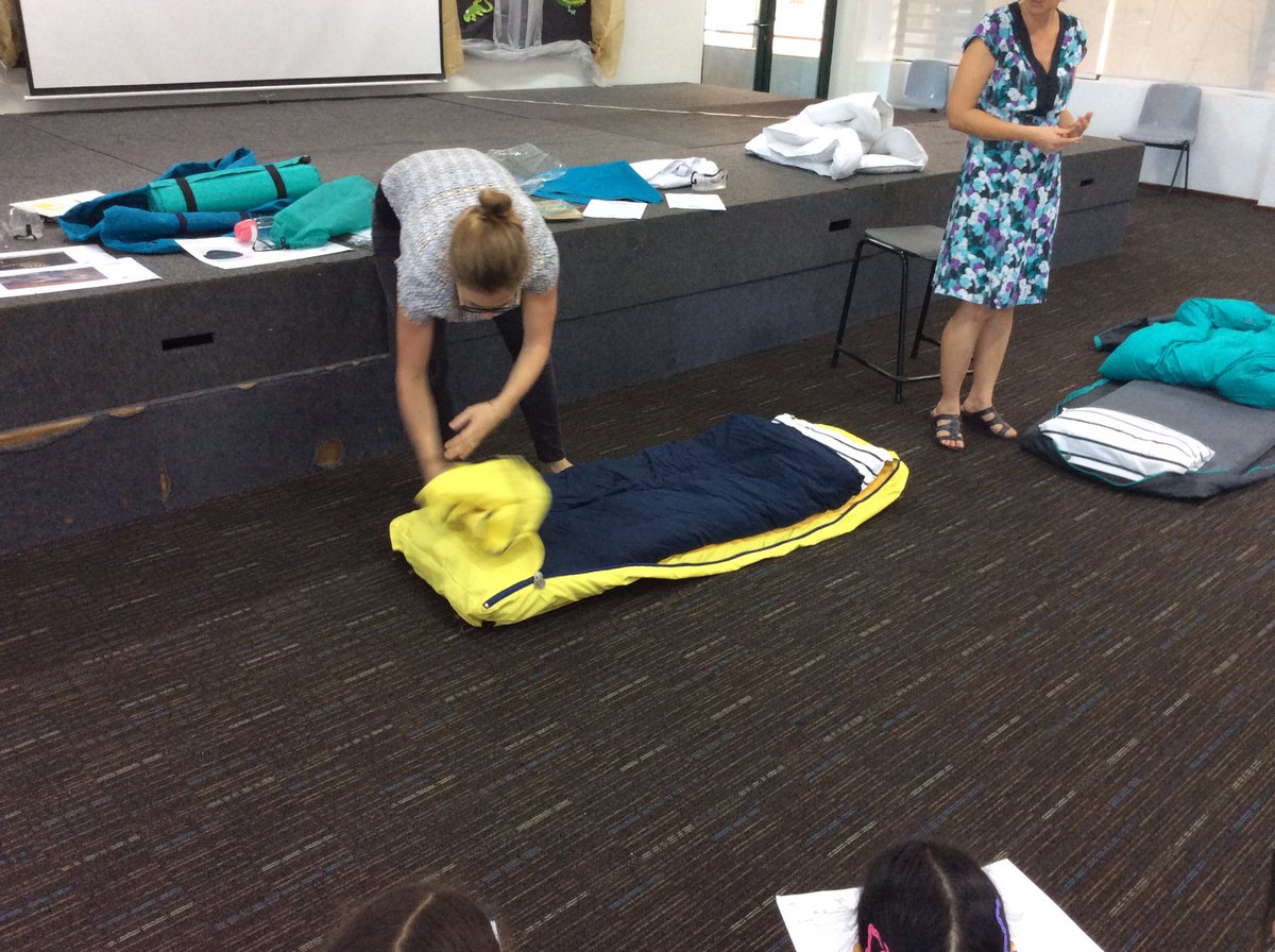 JIS5M's tweet photo. Real life inventor visit today! #bundlebeds https://t.co/oOU6MpaC7r