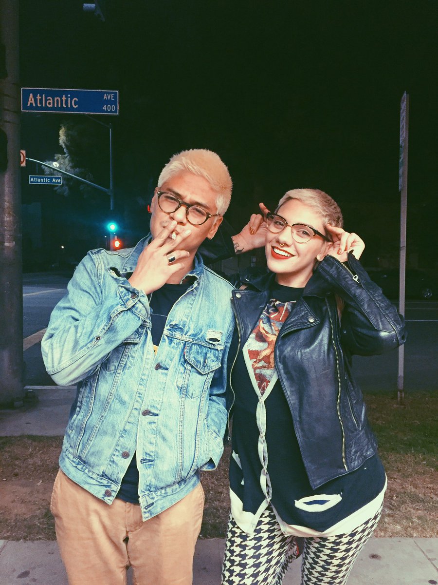 laurendesberg's tweet photo. #platinumproblems ππΌββοΈππΌ @lorynkirstie https://t.co/LqSNicL1ai