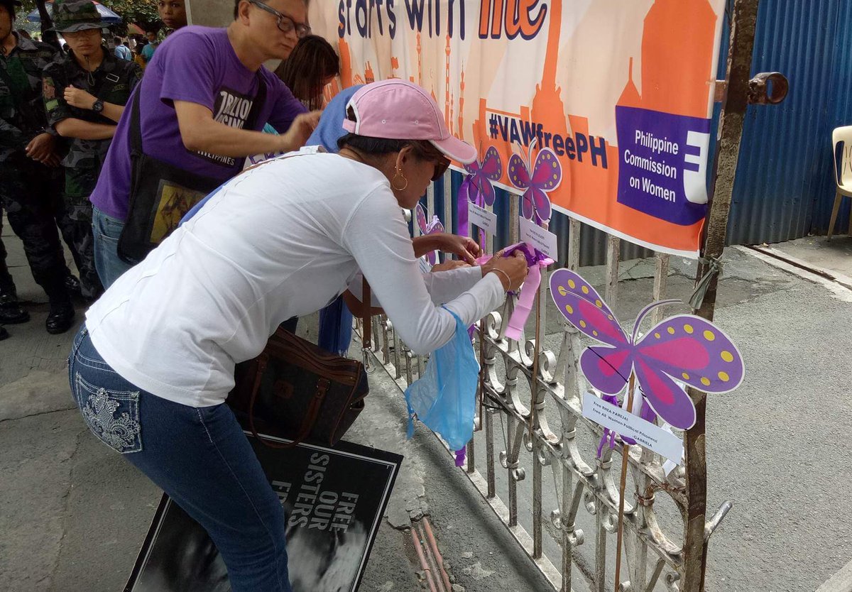 JohnsonManabat's tweet photo. Grupong Gabriela, muling kinalampag ang DOJ; Pagpapalaya sa mga babaeng political prisoner, inihirit. https://t.co/IjIyD7wREX