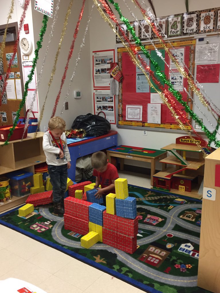 sheiladsales's tweet photo. Some fun Christmas learning in Head Start! @central_mabank #CEkidsmatter https://t.co/qPX3suHu6c