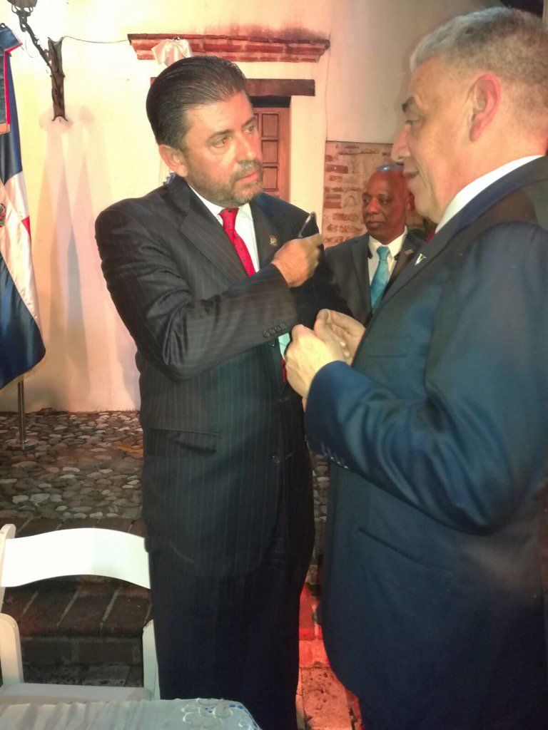 sotojimenezv's tweet photo. Con el magistrado Castellanos en el acto de cierre de los del mes de la constitución. https://t.co/RNNmBNwITc