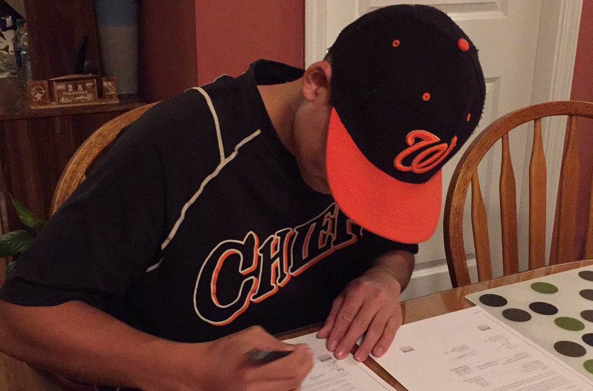 LSUS_Baseball's tweet photo. Pilots would like to congratulate Owen Napieralski (@owennap37) a C/INF from New Westminster, BC, Canada on signing with @LSUS_Baseball! https://t.co/efyuxqXyNw