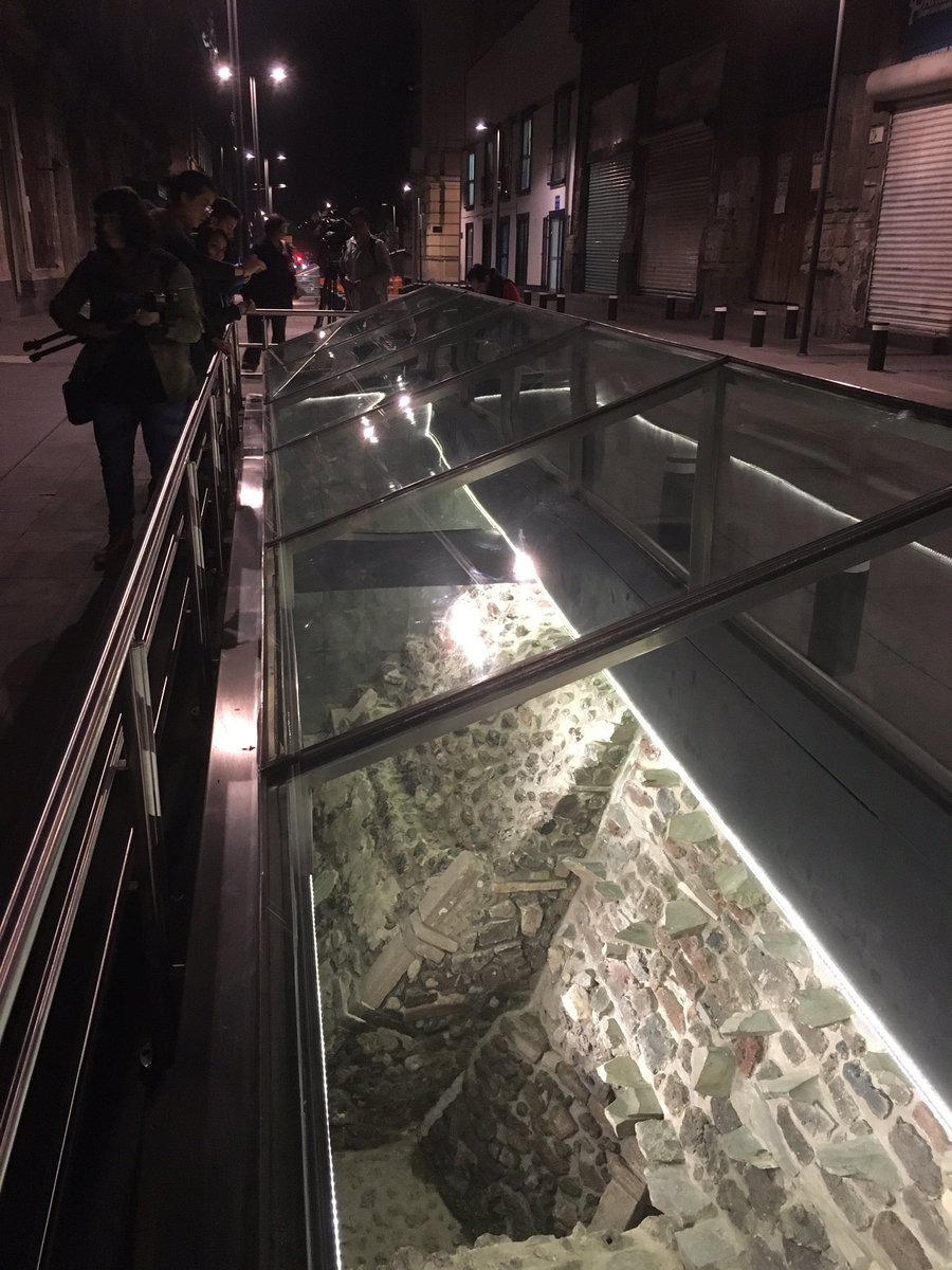 Jmgarilop's tweet photo. Ventanas arqueológicas en República de Argentina,  #Inah https://t.co/1miMLLUZ27