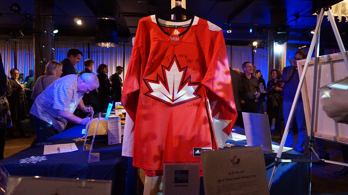 YYCGRlND's tweet photo. Good cause tonight at the AMEX VIP Event "Inn from the cold" #yyc #yycnow #yycevents #calgary #amexvipyyc #calgaryevents @willowparkwines https://t.co/DmlWY7fR7V