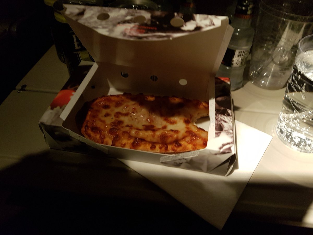tim_gonzo's tweet image. A wild pizza appears!!  #nextlevelsnacks