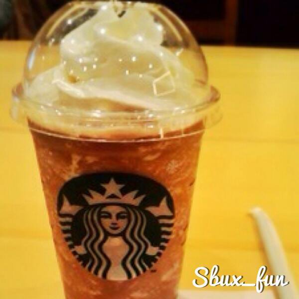 daisuki_starbuc's tweet photo. ＊チョコレートクリームフラペチーノ＊
①バニラクリームフラペを注文
②モカシロップ変更
(無料)

甘くしたい時はモカシロップを追加(50円)で♫ https://t.co/XkrdTadLyq
