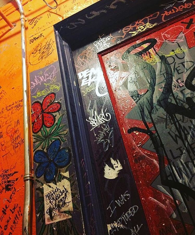 Silver Moon Saloon tweet media