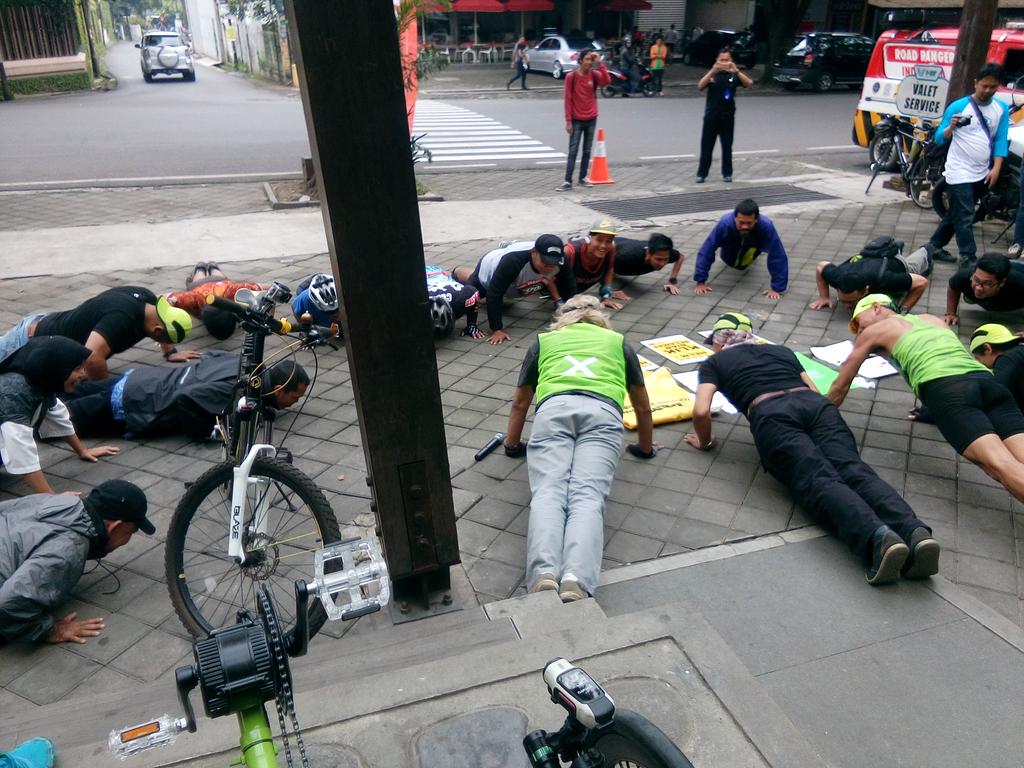 Diiringi do'a, semoga sehat, lancar, dan selamat sampai tujuan.. Semangat kang <a href="/akiniaki/">Aki Niaki</a> 😊