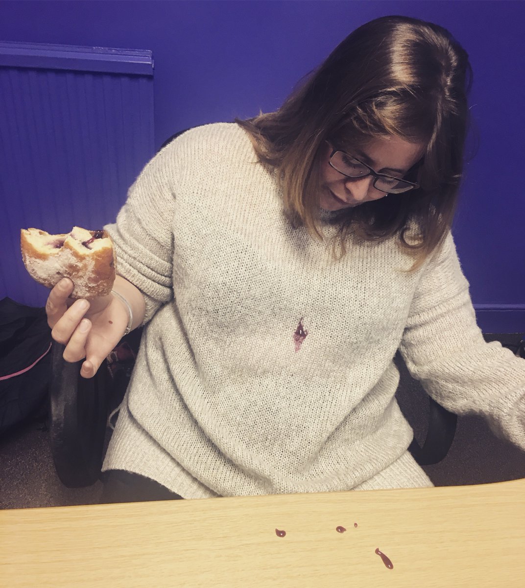 conceptonyxrec's tweet photo. Death by doughnut 🍩 

#Tuesdaytreats #jamfail https://t.co/b4W4jCmcft