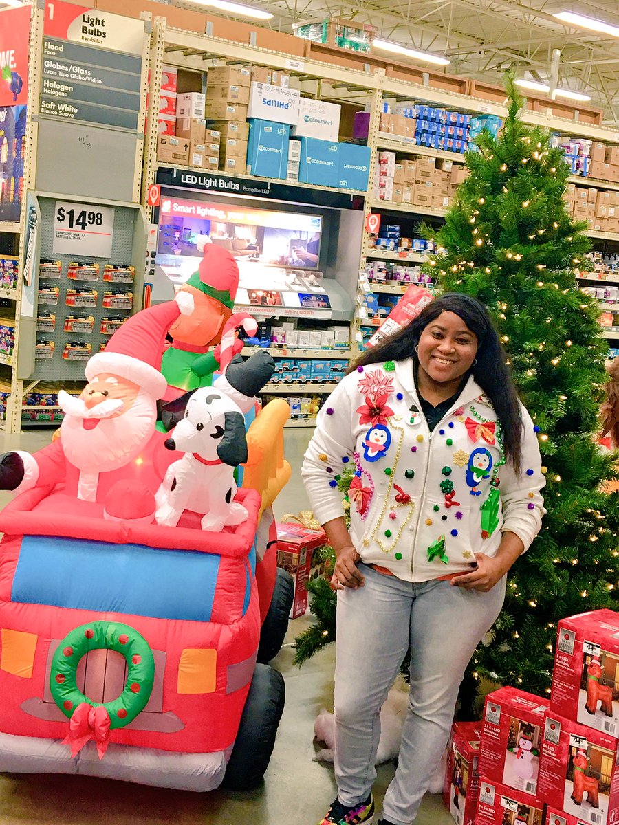 Tangie ,the MET supervisor is in the Christmas spirit!!! @MET8517_Rocks