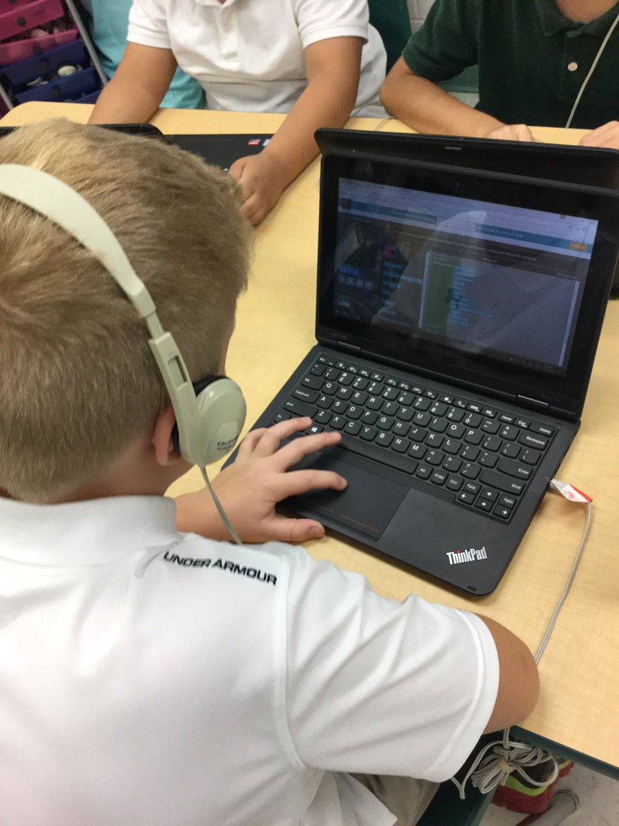 nagrebosz83's tweet photo. We code, do you? 5th grade HoC 12/6 #vcshourofcode #cgehourofcode @codeorg @mkmyers629 https://t.co/dR4ovNgl7A