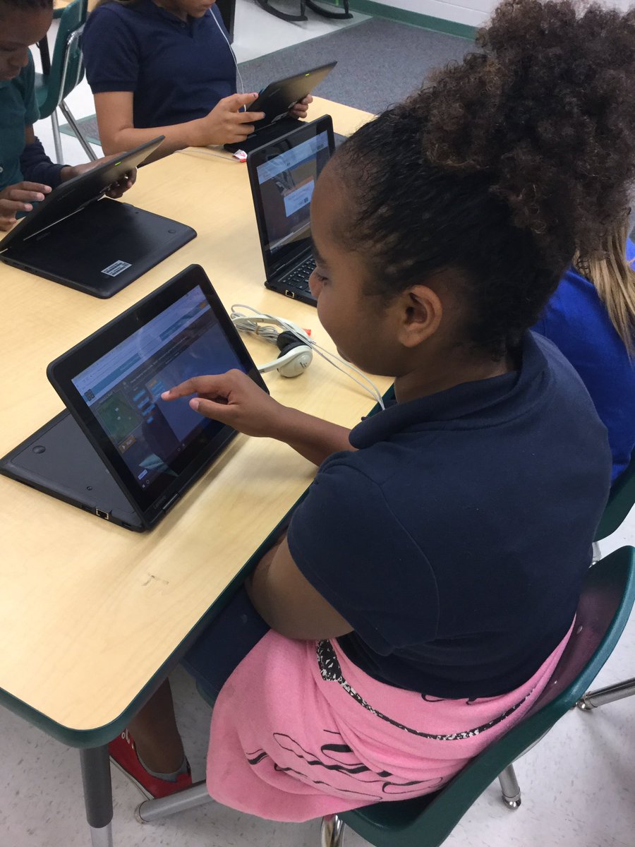 nagrebosz83's tweet photo. We code, do you? 5th grade HoC 12/6 #vcshourofcode #cgehourofcode @codeorg @mkmyers629 https://t.co/dR4ovNgl7A