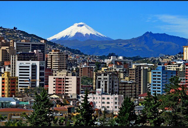 ecuatosenpanama's tweet photo. !Viva Quito!!! Luz de América en un aniversario de su fundación Ecuatorianos en Panamá te saludamos y te festejamos a la distancia https://t.co/Pq3HcqZU36