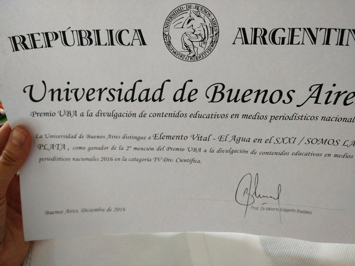 lucianalanzi's tweet photo. Hoy estamos así de contentos 😁! @elemento_vital recibió el tercer puesto en los #PremiosUBA a la divulgación científica. 👏👏👏 https://t.co/z3hKMPEC4B
