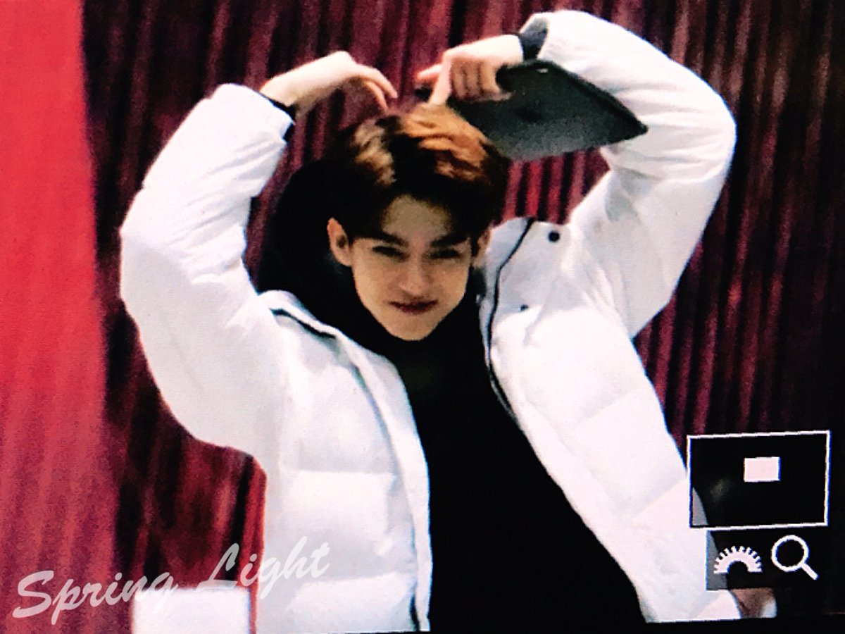 SPRINGLIGHT_405's tweet photo. 161206 더쇼 퇴근 프리뷰 :: 수빈아 수고했어❤️ #빅톤 #수빈 #아무렇지않은척 @VICTON1109 https://t.co/R2cwj5QgQl