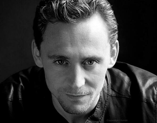 Time4Hiddles's tweet photo. #HiddlesAdventCalenderπDay 6! https://t.co/qyLvbxKgN2