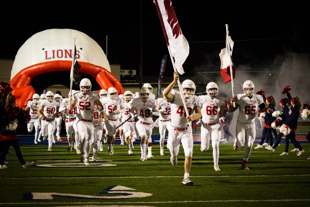 GoFaithLions's tweet photo. @GrapevineFaith @FCS_Section Taylor Tryggestad's photos from the State Championship game are now on https://t.co/uRdOzSnX5R #GFCState16 https://t.co/iKcSNSZemx