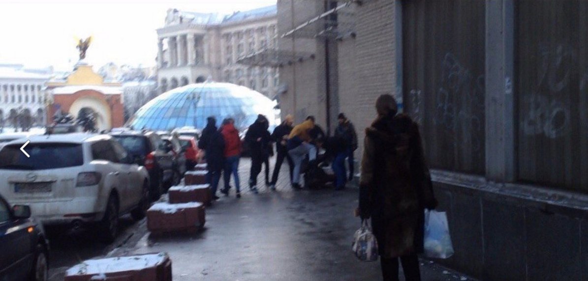 Cy_51FeWEAAMYdG.jpg:large