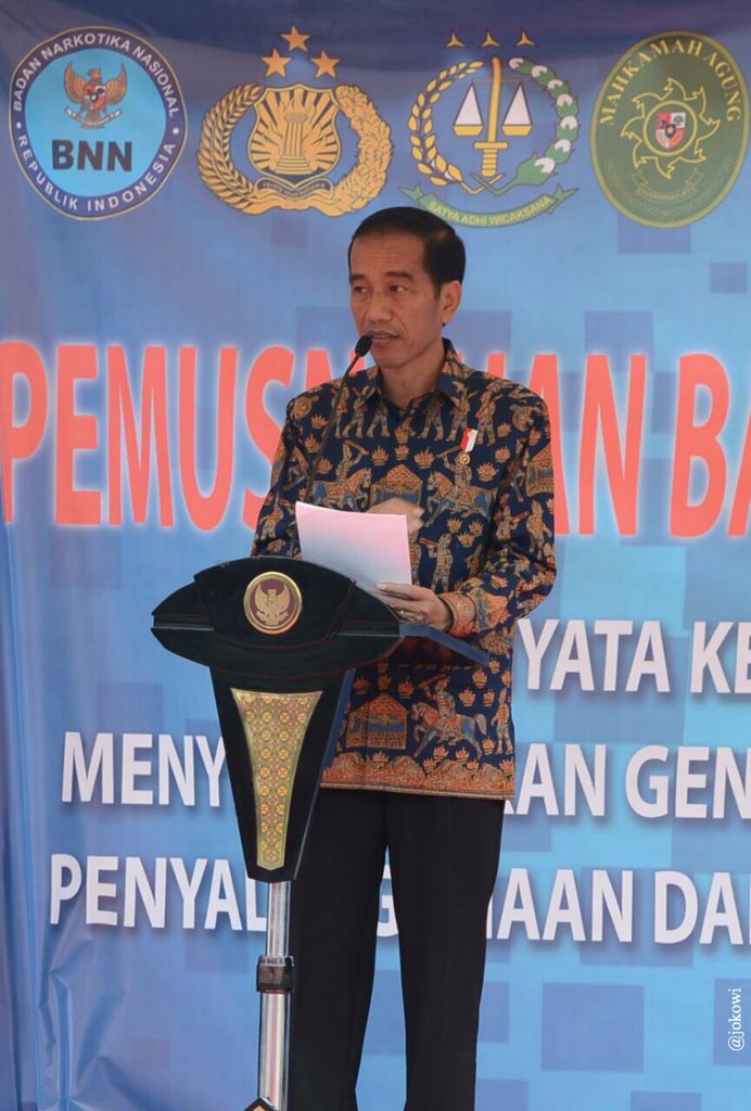 15.000 korban narkoba meninggal setiap tahun. Inilah peperangan nyata yg harus kita hadapi bersama, sebagai satu bangsa -Jkw