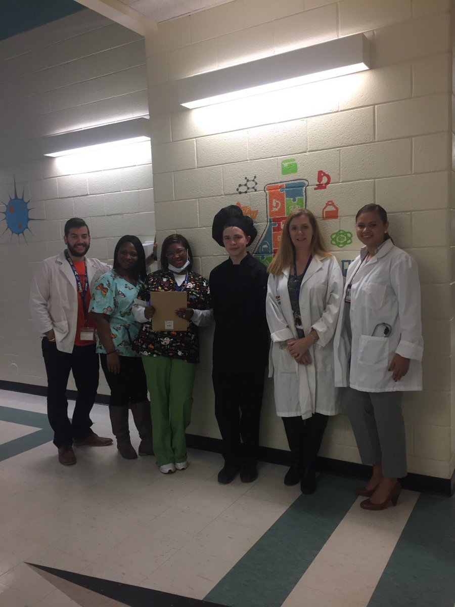 jmmstem's tweet photo. Carrying out our mission of preparing students to be 21st Century STEM Leaders!  #HourofCode #STEMcareers #CMS #CharMeckSchools #STEM https://t.co/hh78E6IYV1