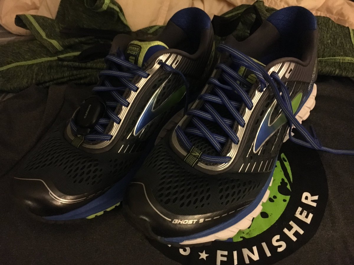 McBuckeyeAT's tweet photo. I'm curious if I'm on the only person who packs running shoes for a turf conference. 🤔 #TurfFIT #DonCanRun #NJGreenExpo @NJTA_Turfgrass https://t.co/V9CPwIiibB