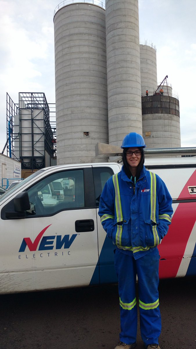 Alec the registered apprentice from <a href="/newelectricbram/">NewElectricBrampton</a> expanding his skill sets for his future career. @OyapHamilton @hchy40assets @bmonkley1